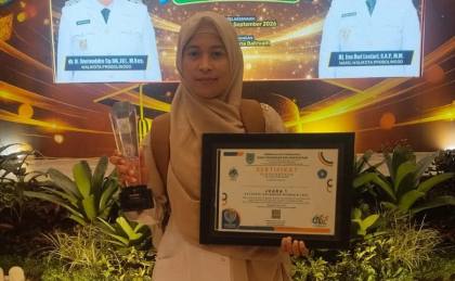 Prestasi Membanggakan, Novita Sari Raih Juara 1 Lomba Inovasi Media Pembelajaran PAUD dan PNF Tingkat Kota