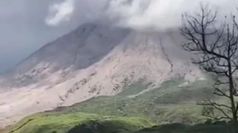 BNPB Sebut Gunung Sinabung Naik ke Level Siaga, 615 Warga Karo Mengungsi