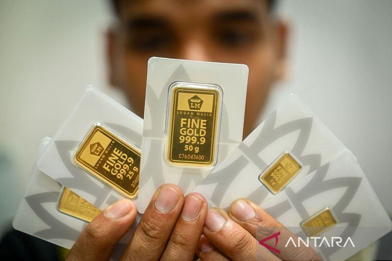 Senin pagi ini harga emas Antam stabil di angka Rp2,670 juta/gr
