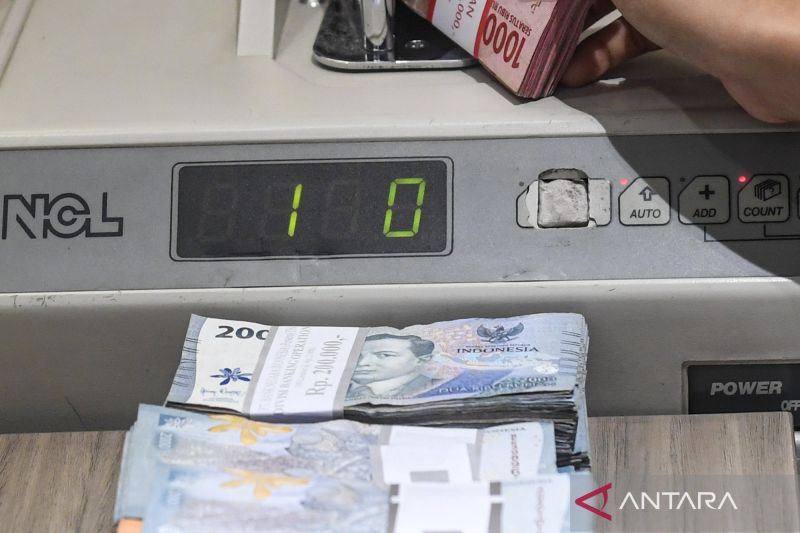 Rupiah menguat dipengaruhi posisi cadev Indonesia yang meningkat