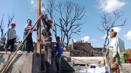 Ludes Terbakar, Kampung Adat Sade Lombok Mulai Dibangun Lagi