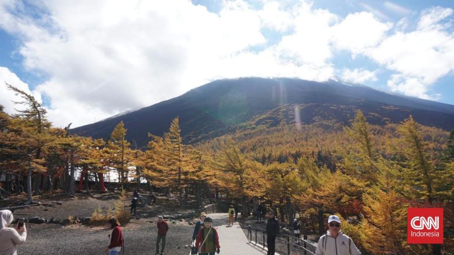 Ayah Tinggalkan Anaknya yang Lelah di Gunung Fuji, Polisi Turun Tangan