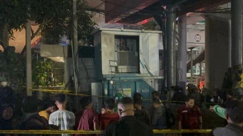 Geger! Diduga Curi Kabel Dekat Stasiun LRT Pancoran, Pria Tewas Tersengat Listrik Tegangan Tinggi