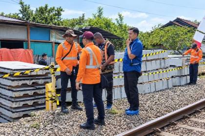 Daop 6 perawatan jalan rel di HOS Cokroaminoto tingkatkan keselamatan