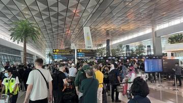 Antrean Penumpang Reschedule Mengular di Soetta Imbas Erupsi Anak Krakatau