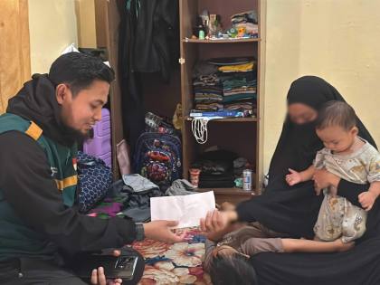 Tahan Lapar Demi Obati Anak, Ibu Asal Kalimantan Dapat Bantuan Sosial dari WIZ di Makassar