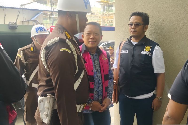 Febrie Adriansyah diperiksa Kejagung terkait kasus korupsi dan TPPU