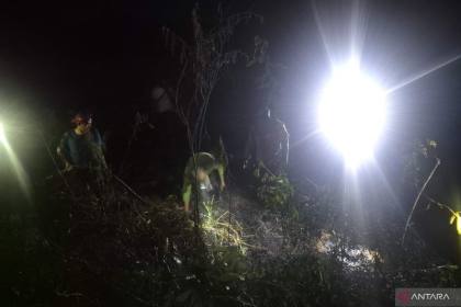 MPA di Jambi kompak padamkan api cegah kebakaran meluas