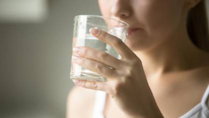 Diet Air Putih 2 Minggu Bikin Perempuan Ini Sulit Berjalan