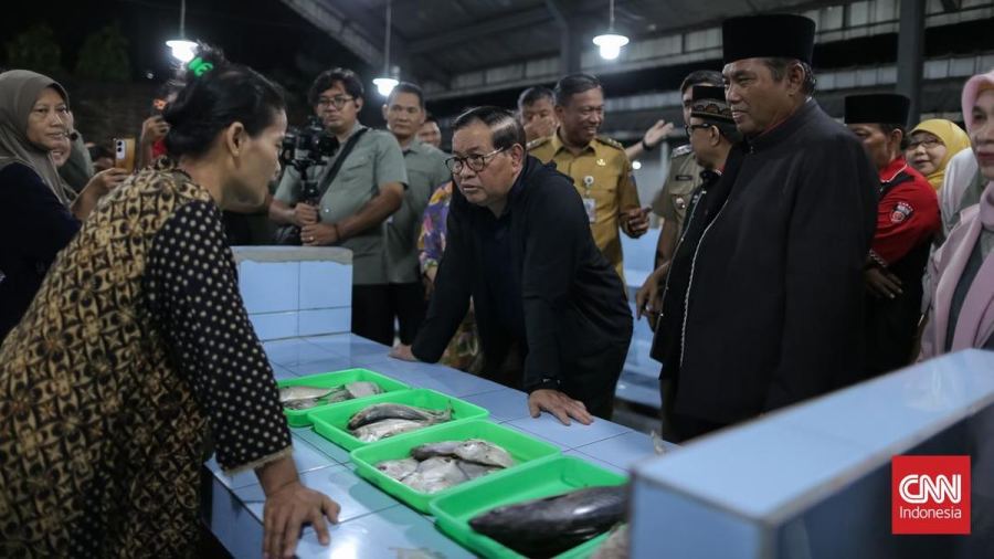 FOTO: Lokbin Kramat Jati Jadi Sentra Baru Pedagang Ikan Jakarta Timur