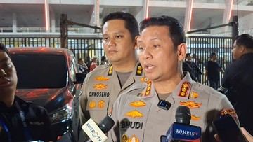 Polda Metro Pastikan Laga Persija Vs Persib Tertib: Cuma Amankan Petasan-Flare