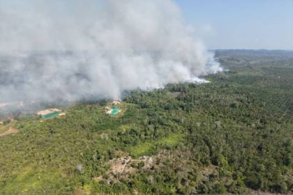 TNI AU kerahkan Caracal padamkan karhutla 44 km dari IKN