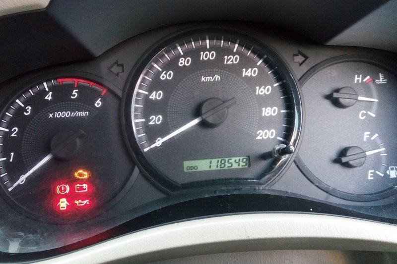 Lampu check engine kendaraan menyala? Ini penyebab dan solusinya