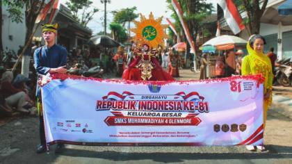 Lestarikan Budaya Agraris, SMKS Muhammadiyah 4 Glenmore Tampilkan Tema Petik Padi