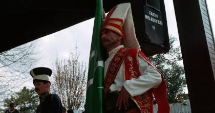 Dunia Olah Raga Ottoman: Potret Latihan Fisik Para Pria Masa Akhir Kekaisaran