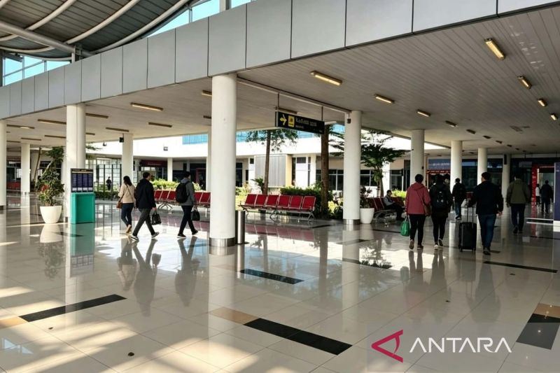 Bandara RHF: Empat penerbangan dibatalkan dampak erupsi Anak Krakatau