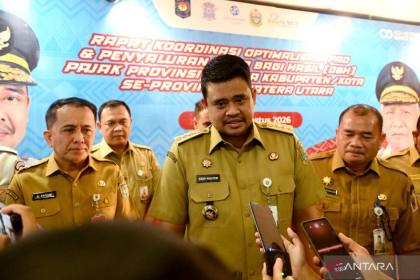 Gubernur Sumut imbau masyarakat Karo siaga erupsi Gunung Sinabung