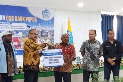 Bank Papua salurkan bansos ke Jayawijaya tingkatkan layanan publik