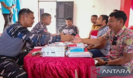 76 Warga Desa Kehli Maluku Barat Daya Terima Layanan Kesehatan Gratis dari Kodaeral IX