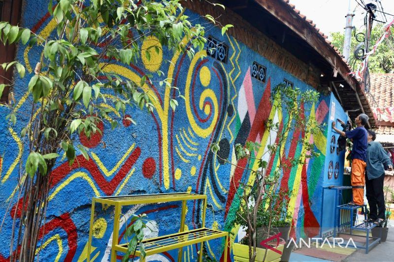 Kelurahan Cikini tata Gang Guru Demar dengan mural dan tanaman