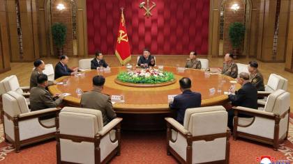Kim Jong Un Pecat Menhan Korea Utara, Ada Apa?