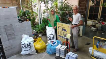 Kisah Sepasang Lansia Kelurahan Karampuang Makassar Kelola Bank Sampah