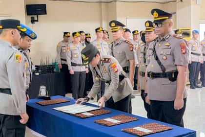 Kapolsek Kebayoran Lama komitmen berantas pelaku pidana usai sertijab