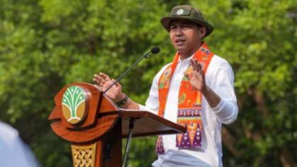 Menhut Bocorkan Alasan Utama Dirinya Tak Dampingi Prabowo saat Tinjau Penanganan Karhutla