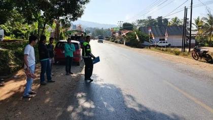 Honda CRF vs Yamaha Aerox Adu Banteng di Jalan Poros Unaaha-Kendari, Diduga Hilang Kendali