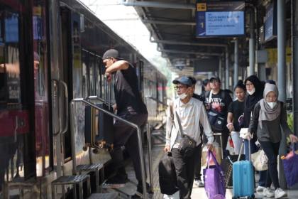 KAI Daop 1 catat 35 ribu orang tinggalkan Jakarta di tengah erupsi GAK