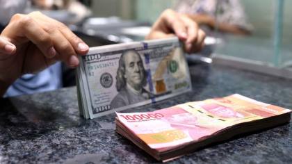 Rupiah Dibuka Melemah ke 17.645 per Dolar AS, Tapi Ada Harapan Menguat