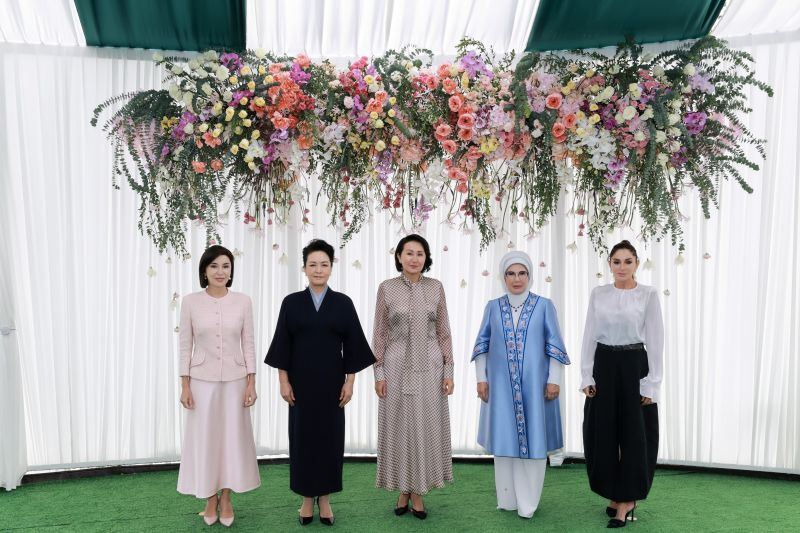 Potret istri Xi Jinping hadiri acara pemimpin negara di KTT SCO 2026