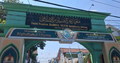Sejak Pagi, Ribuan Nahdliyin Mulai Padati Pondok Pesantren Bahrul Ulum Jombang Jelang Pembukaan Muktamar ke-35 NU