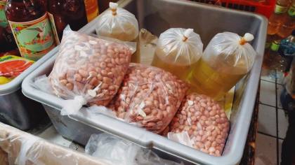Harga Gula dan Kacang Tanah Melonjak di Pasar Kebayoran Lama