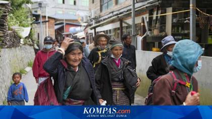 BERITA FOTO: Seluruh Warga dan Wisatawan Dievakuasi dari Longsor Xizang China