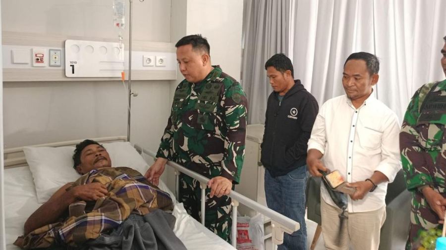 Dandim Jenguk Warga Korban Dugaan Pemukulan Dua TNI di RS Labuan Bajo