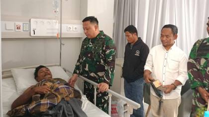Dandim Jenguk Warga Korban Dugaan Pemukulan Dua TNI di RS Labuan Bajo