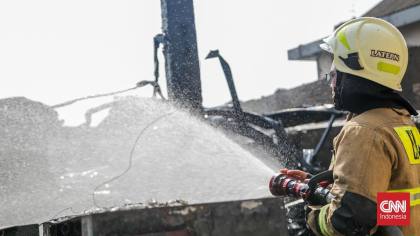 Pabrik Ritsleting di Tangerang Terbakar
