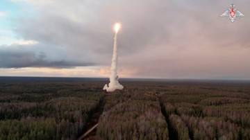 Rusia Klaim Sukses Luncurkan Rudal Antarbenua Berkemampuan Nuklir