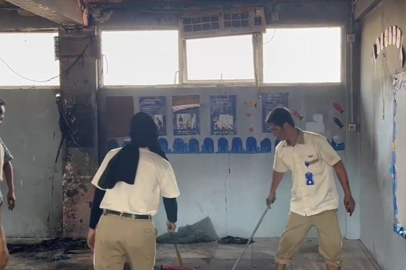 Kebakaran sekolah di Kembangan Jakbar diduga akibat ledakan AC
