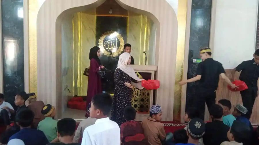 Maulid Nabi Muhammad 2026 di Barru, Panitia Masjid Bagikan 278 Ember dan Baskom