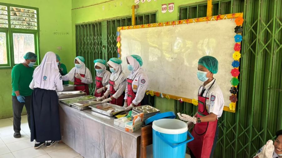 Tak Sekadar Penuhi Gizi, Makan Bergizi Prasmanan Muhammadiyah Jadi Sarana Pendidikan Karakter | Muhammadiyah