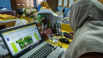 Jakarta Berlakukan PJJ ke Semua Sekolah Imbas Abu Vulkanik Anak Krakatau