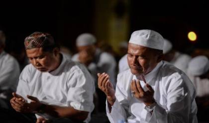 Bacaan Dzikir Dahsyat yang Diwasiatkan Rasulullah SAW kepada 19 Sahabat Lebih