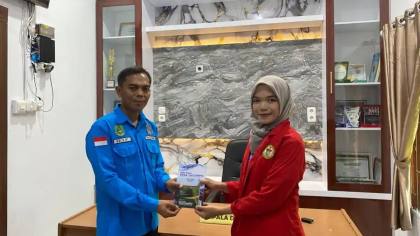 Mahasiswa KKN Unhas Kemas Potensi Taccimpo dalam Buku Profil dan Buku Saku di Sidrap