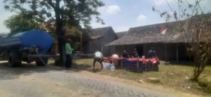 Lazismu At-Tajdid Salurkan 5000 Liter Air Bersih untuk Warga Dukuh Jambe