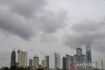 Cuaca di sejumlah kota besar diprakirakan diselimuti awan pada Sabtu