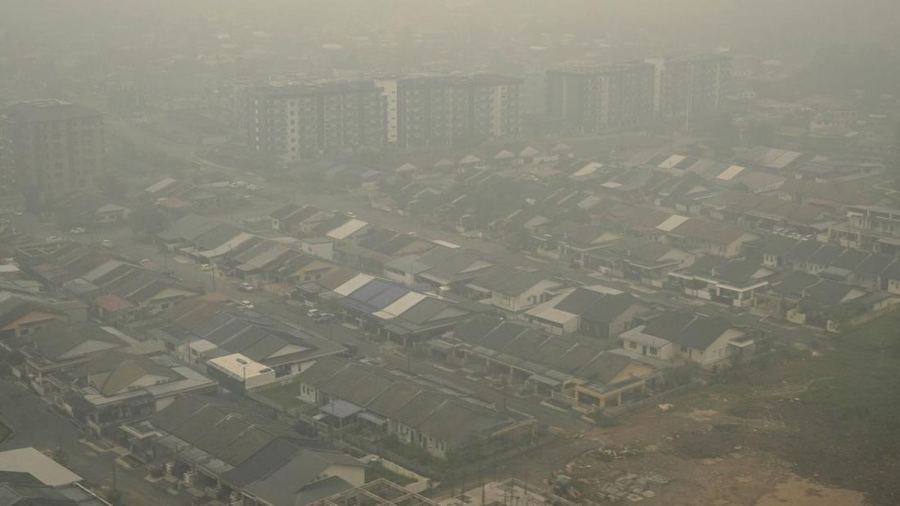 FOTO: Imbas Karhutla Indonesia, Sarawak Deklarasi Status Darurat Asap