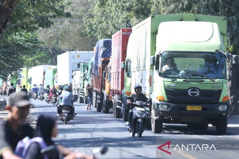 ASDP Ketapang: Antrean panjang akibat peningkatan volume kendaraan