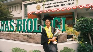 Usia Masih Belasan, Wilang Sudah Raih Gelar Sarjana dari UGM